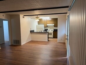 Condo: 2 Bedroom / 1 Bathroom - Citrus Heights in Citrus Heights, CA - Building Photo - Building Photo