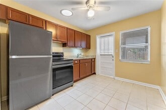1007 N Thornton Ave, Unit 1 in Orlando, FL - Building Photo - Building Photo