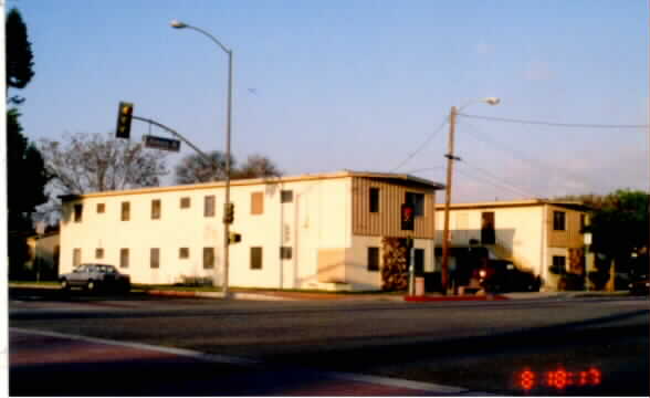 8203-8207 Alondra Blvd in Paramount, CA - Building Photo