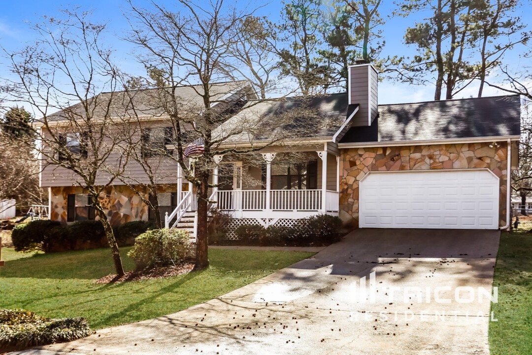 1289 Gate Post Ln in Lawrenceville, GA - Foto de edificio