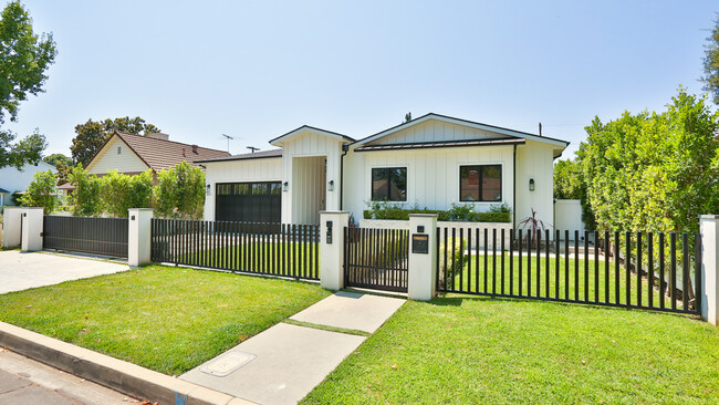 5011 Stern Ave in Sherman Oaks, CA - Building Photo - Building Photo