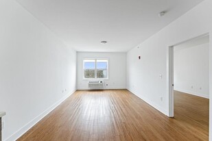 429 Bergen Ave, Unit 167001 in Jersey City, NJ - Building Photo - Building Photo