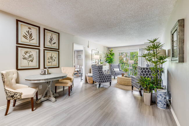 Sun City Gardens - 55+ Senior Apartments in Menifee, CA - Foto de edificio - Building Photo