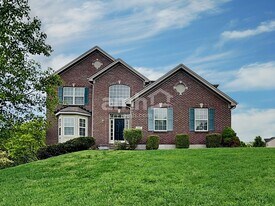 80 Bluegrass Ln in Monroe, OH - Building Photo