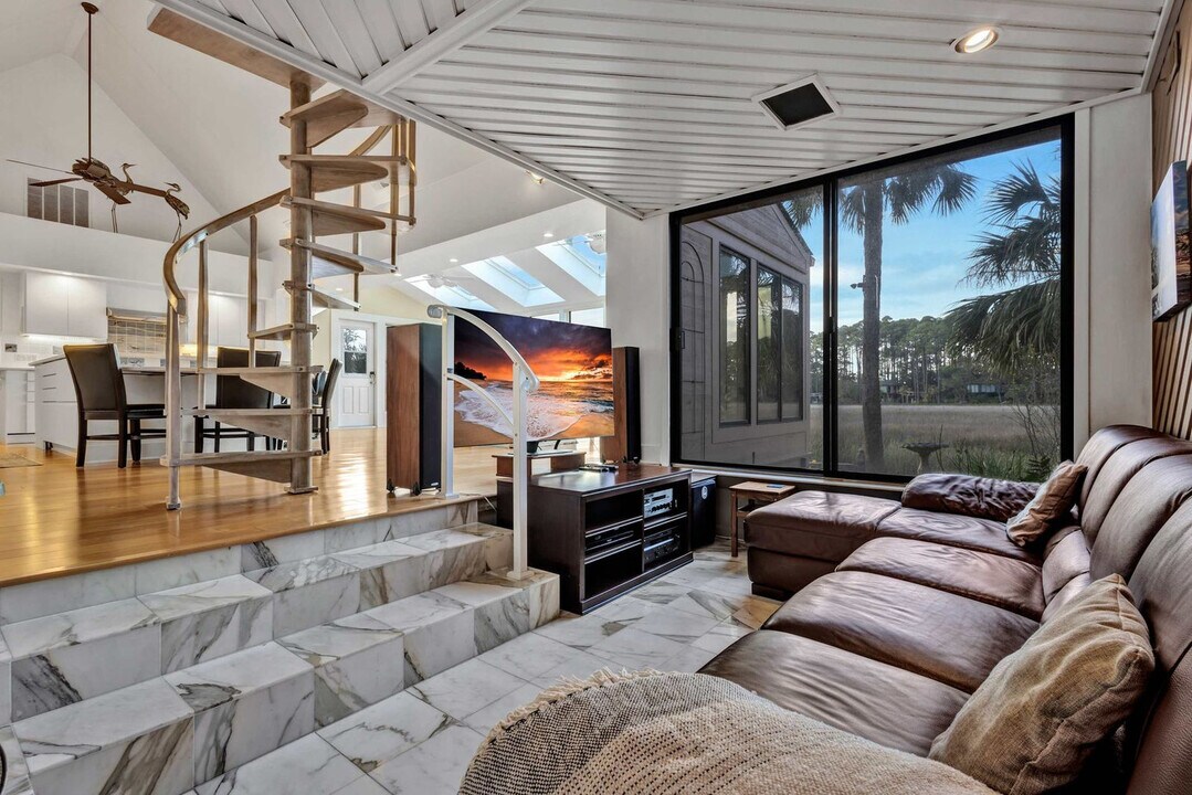 31 Stoney Creek Rd in Hilton Head Island, SC - Building Photo