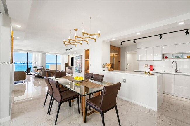 5757 Collins Ave in Miami Beach, FL - Foto de edificio - Building Photo