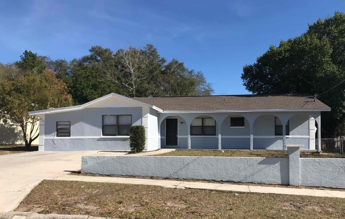 8313 Oleander Ln in Tampa, FL - Building Photo