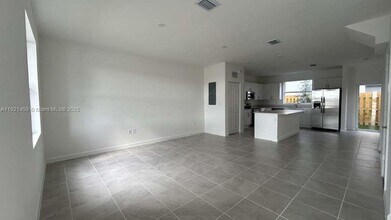 1126 NW 2nd Ter in Florida City, FL - Building Photo - Building Photo