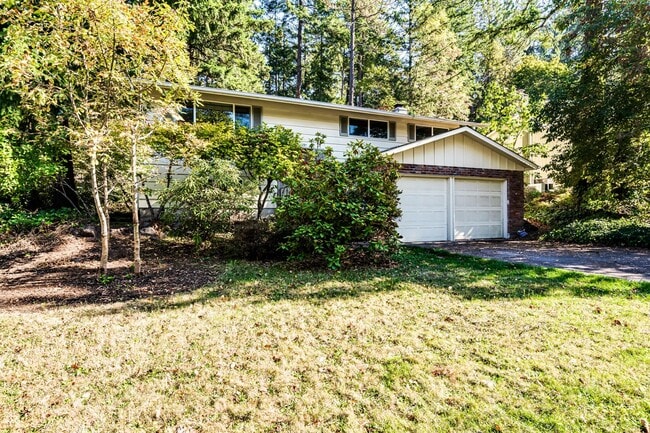 4797 Donald St in Eugene, OR - Building Photo - Building Photo