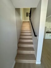 8530 Penfield Ave in Winnetka, CA - Foto de edificio - Building Photo