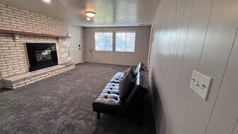 1238 Newport Ln in Kaysville, UT - Building Photo