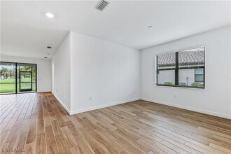 1817 Lema Ct in Naples, FL - Foto de edificio - Building Photo