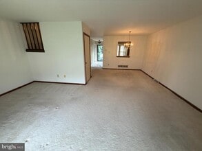 305 Ward Ct in Southampton, PA - Building Photo - Building Photo