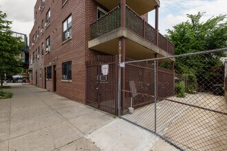 12302 Jamaica Ave in Richmond Hill, NY - Foto de edificio - Building Photo