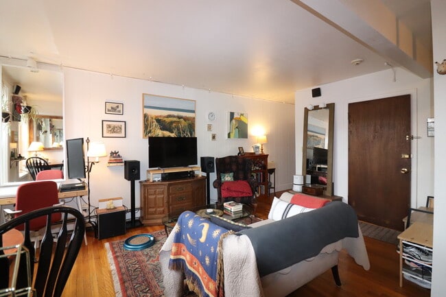 199 Winthrop Rd, Unit 3 in Brookline, MA - Foto de edificio - Building Photo