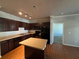 1811 Medical Pkwy in San Marcos, TX - Building Photo