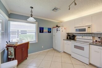 1248 W Lakes Dr in Deerfield Beach, FL - Building Photo - Building Photo