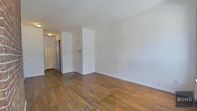 212 E 85th St in New York, NY - Building Photo - Building Photo