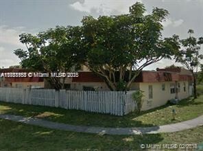 504 NW 179th St in Miami, FL - Foto de edificio - Building Photo