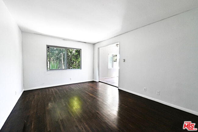 property at 5533 W Jefferson Blvd