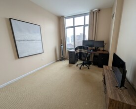 1133 W Granville Ave, Unit 17 in Chicago, IL - Foto de edificio - Building Photo