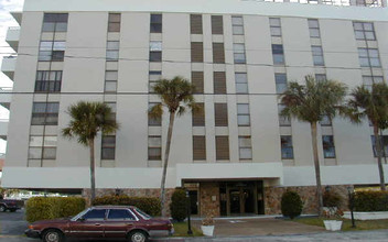 Island Place in Bay Harbor Islands, FL - Building Photo - Building Photo