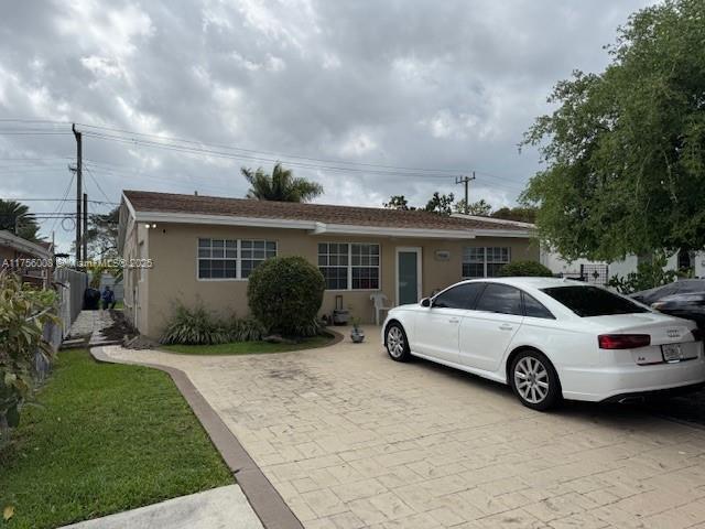 7350 SW 38th St in Miami, FL - Foto de edificio - Building Photo