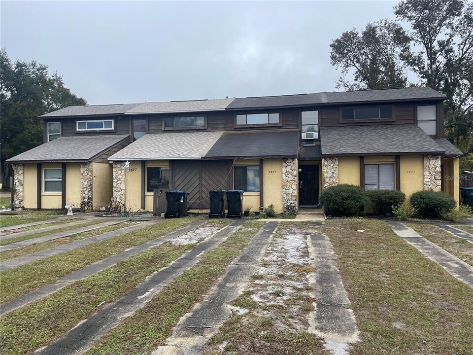 2825 Hunt Club Ln in Orlando, FL - Building Photo