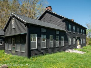 483 Travis Hill Rd in Preston Hollow, NY - Building Photo - Building Photo