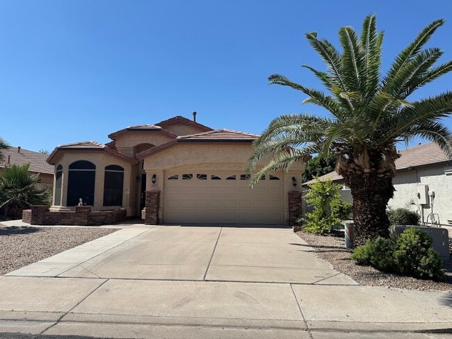 6411 W Adobe Dr