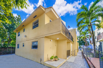 1137 NW 2nd St in Miami, FL - Building Photo - Primary Photo