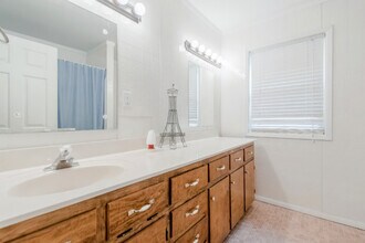 2157 Hilton Dr in Decatur, GA - Building Photo - Building Photo