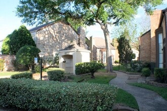 5100 Allendale Rd, Unit 207 in Houston, TX - Building Photo - Building Photo