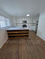 949 Perry Hwy in Pittsburgh, PA - Building Photo