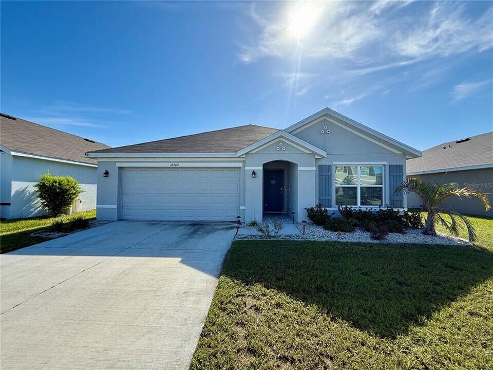 16762 Parker River St in Wimauma, FL - Building Photo