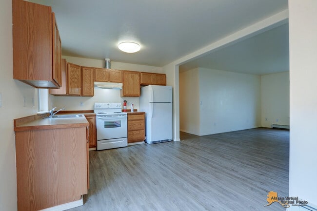 5645 E Beaver Ave, Unit F in Wasilla, AK - Building Photo - Building Photo