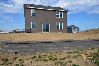 23465 Ashbury Dr in Rogers, MN - Foto de edificio - Building Photo
