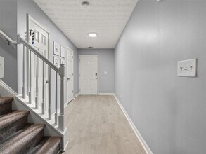 4643 Grand Central Pkwy in Decatur, GA - Building Photo - Building Photo