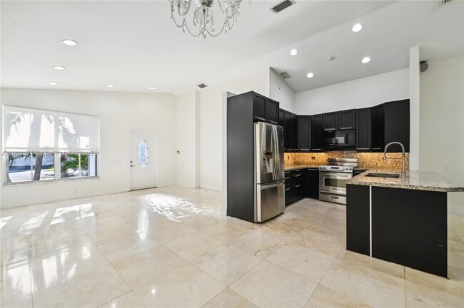 857 Sand Creek Cir in Weston, FL - Foto de edificio - Building Photo