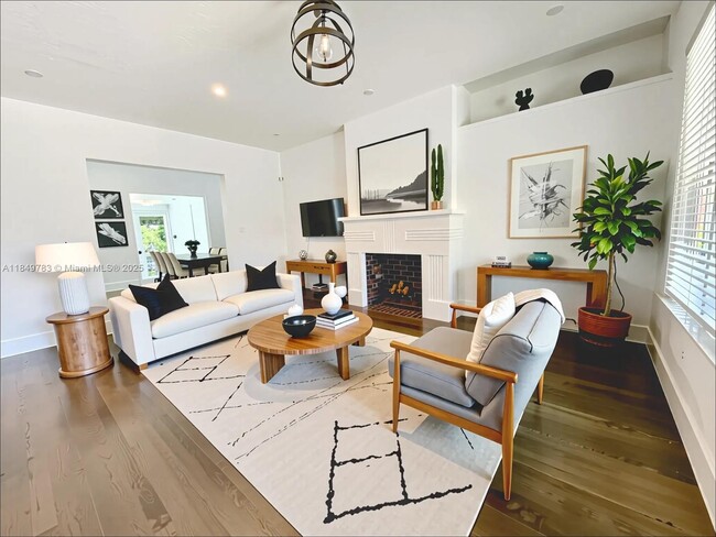 1500 SW 18th St in Miami, FL - Building Photo - Building Photo