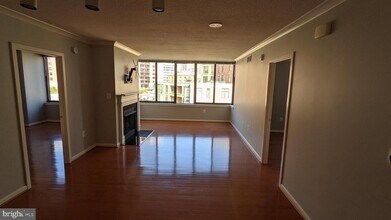 2220 Fairfax Dr in Arlington, VA - Building Photo - Building Photo