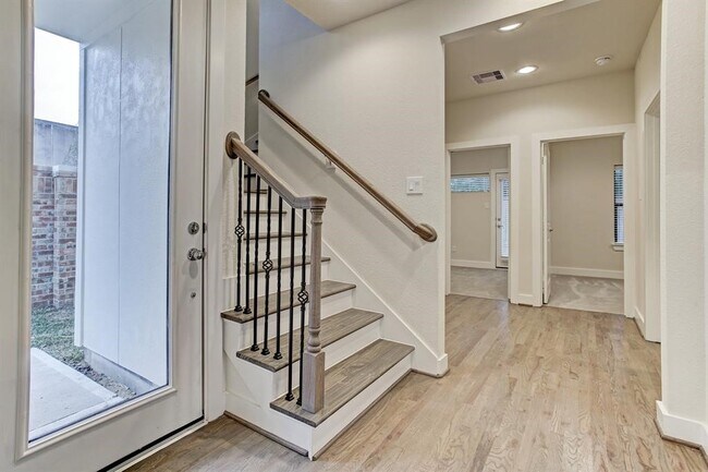 3905 Tulane Oak Dr in Houston, TX - Building Photo - Building Photo