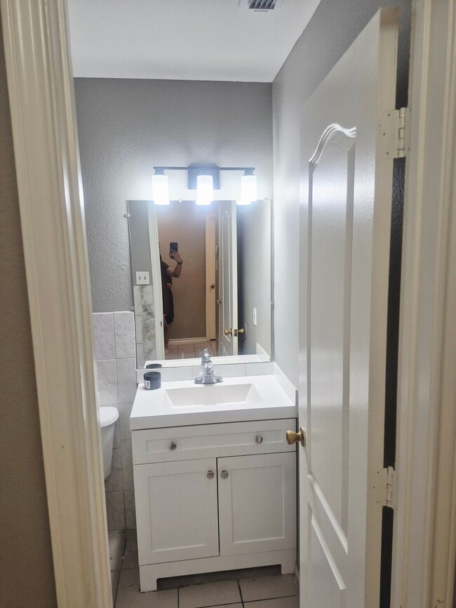 3114 Potomac Loop, Unit 3 in Laredo, TX - Building Photo - Building Photo