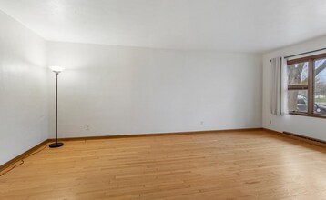 1320 Alms Dr in Champaign, IL - Building Photo - Building Photo