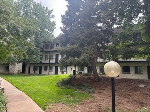 5875 E Iliff Ave in Denver, CO - Building Photo - Building Photo