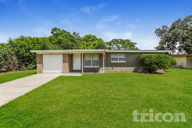 3463 Arbutus Ln