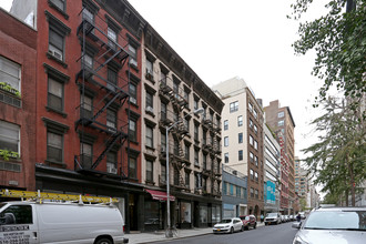 233 W 19th St in New York, NY - Building Photo - Building Photo