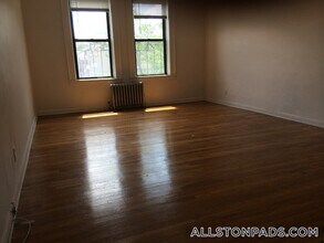 153 Brighton Ave, Unit 14 in Boston, MA - Foto de edificio - Building Photo