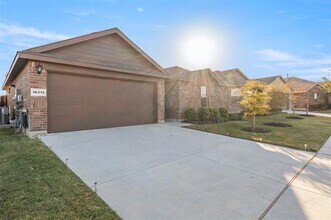 16313 Milwaukee St in Justin, TX - Building Photo - Building Photo