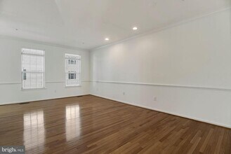 4801 Portsmouth Rd in Ellicott City, MD - Building Photo - Building Photo